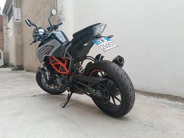 KTM Duke 125