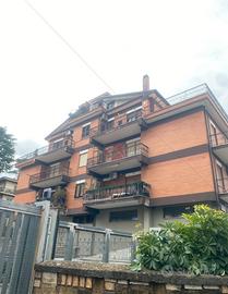 Ampio appartamento 95 mq - metro c - finocchio