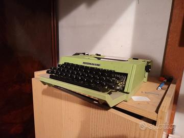 Macchina da scrivere vintage