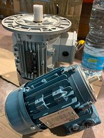 Motori elettrici Nuovi ABB e SEIPEE
