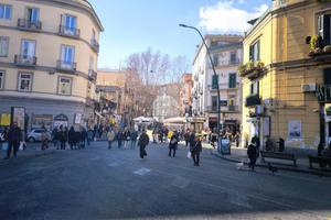 NEGOZIO A NAPOLI