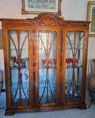 Libreria, Mobile bar, Credenza, Poltrone , Vetrina