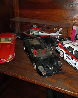 modellini auto e altri in scala 1/18