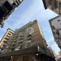 6 LOCALI A NAPOLI