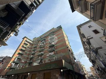 6 LOCALI A NAPOLI