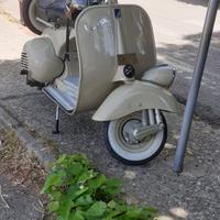 Vespa 125 faro basso in fantastiche condizioni