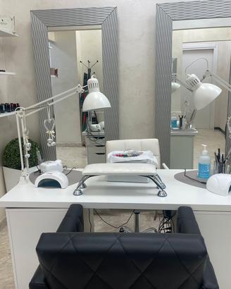 postazione per manicure / gel unghie