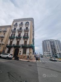 Viale Virgilio Appartamento arredato vista mare