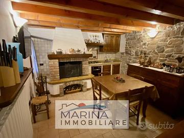 Villetta a schiera di 291 m² con più di 5 locali a