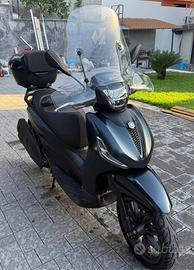Beverly 400 S