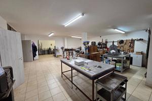 Immobile di 155 m² con 2 locali a Signa