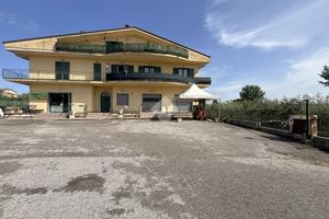 2 LOCALI A CALVI