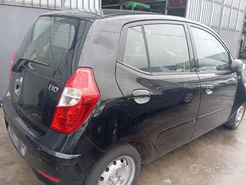 HYUNDAI i10 anno 2011 5 porte cilindrata 1086 KW50