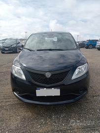 Lancia Ypsilon 1.0 FireFly 5 porte S&S Hybrid Ecoc