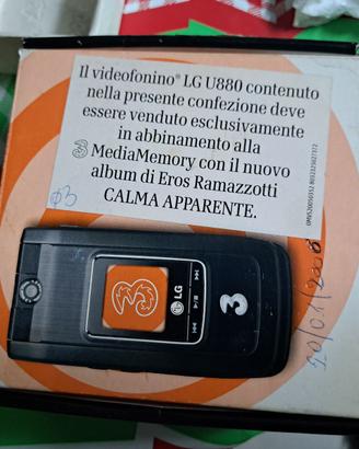 Cellulare LG U880 TRE