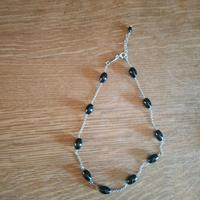 Collana girocollo con filo argentato e pietrine