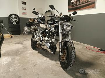 Ducati Monster 900 