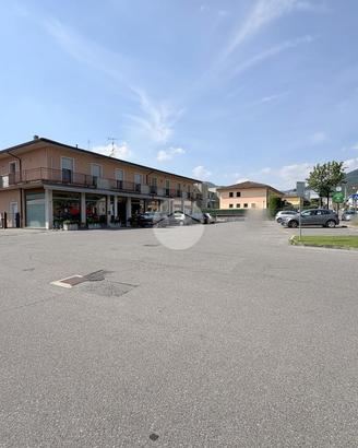NEGOZIO A GUSSAGO