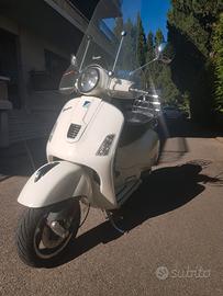 vespa piaggio GTS 300 super  2012