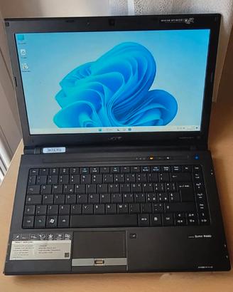 Laptop per studenti o viaggi  batteria nuova 