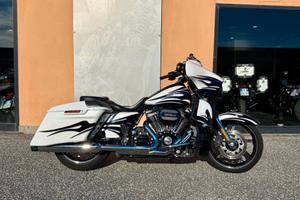 Harley-Davidson 110 Street Glide (2016) - FLHXSE