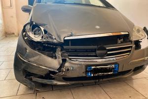 Mercedes incidentata