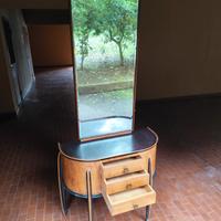 Tavolino da toletta Art Decò con specchio.