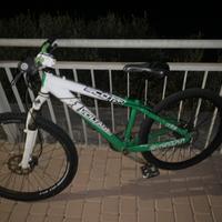 Bici da dirt scott
