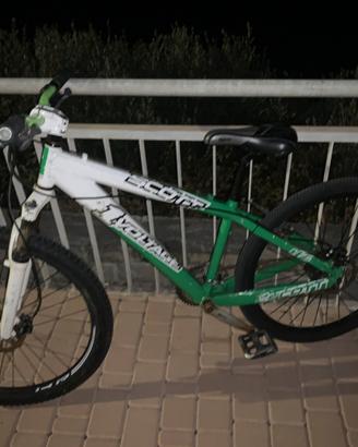 Bici da dirt scott