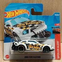 Hotwheels mustang 2005 