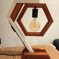 lampada in legno da tavolo