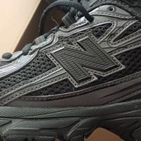 New Balance 740 nere