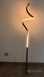 Lampada da terra LED Reality Leuchten