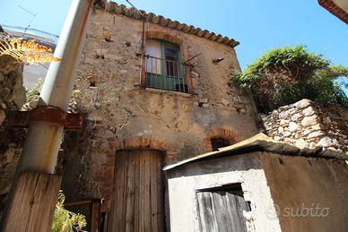 Casa indipendente borgo medioevale Castelmola
