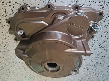 Carter generatore sx motore Honda Africa Twin 1100