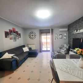 3 VANI E MEZZO ZONA CIVICO CON 2 WC E POSTO AUTO