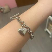 Bracciale color argento con cuore chiusura a T