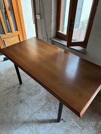 Tavolo in legno