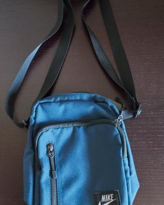 Borsino tracolla Nike NUOVO (colore blu) 4 tasche