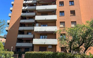 3 LOCALI ULTIMO PIANO IN ZONA BELLARIA CON 2 BALCO