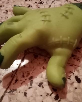 mano di hulk 