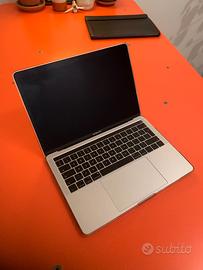 MacBook Pro 13” 2017 – Intel i5 – 8GB RAM – 500GB