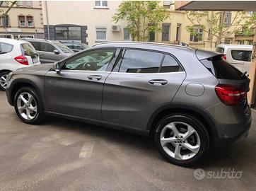 Mercedes GLA 200 Benzina – Navi, LED, Telecamera