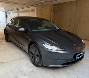 Tesla Model 3 RWD Highland (2024) Grigio Stealth