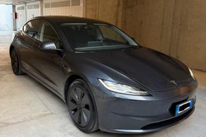 Tesla Model 3 RWD Highland (2024) Grigio Stealth