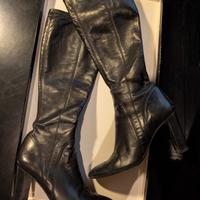 stivali donna in pelle nera Donna Karan