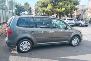 Volkswagen  touran