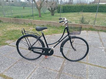 bicicletta donna con cestino pronta all'uso 