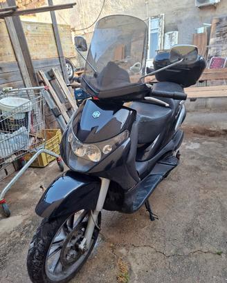 Piaggio Beverly 250 i.e. – Affidabile, buono stato