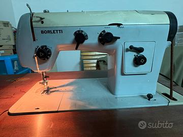Macchina da cucire vintage Borletti 1095 anni 60